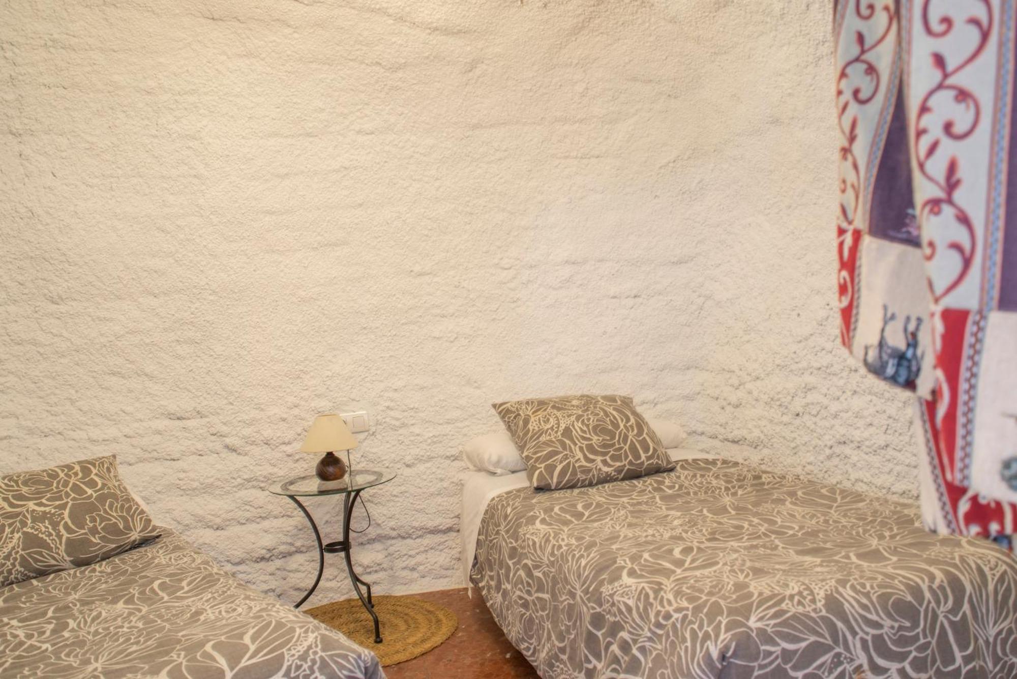 La Cueva De La Abuela Villa Cenes De La Vega Buitenkant foto